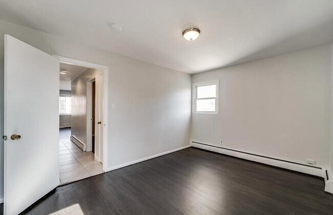 Building Photo - 194 Hancock Ave