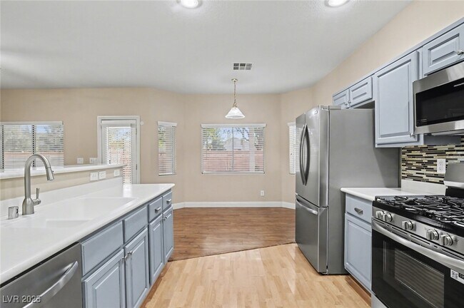 Building Photo - 1123 Aldenwood Ave