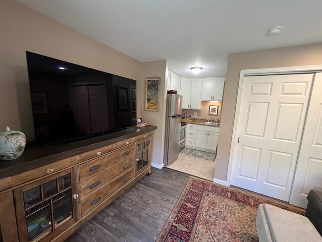 Building Photo - 32 Montego Colony
