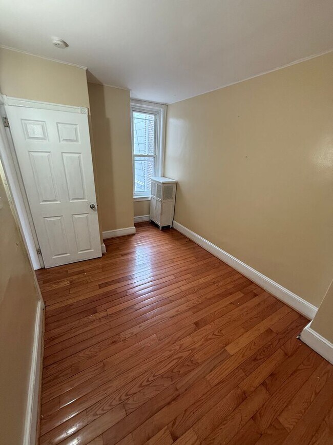 Building Photo - Super Convenient 3 bedroom in Olney