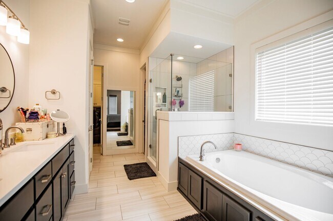 Building Photo - 8707 W Flycatcher Pl