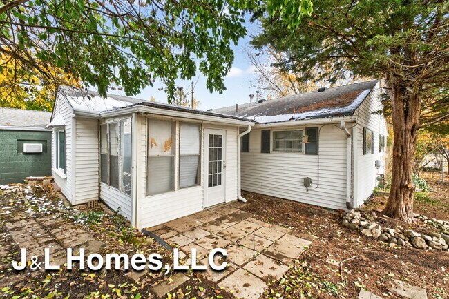 Building Photo - 1655 Westfield Dr N