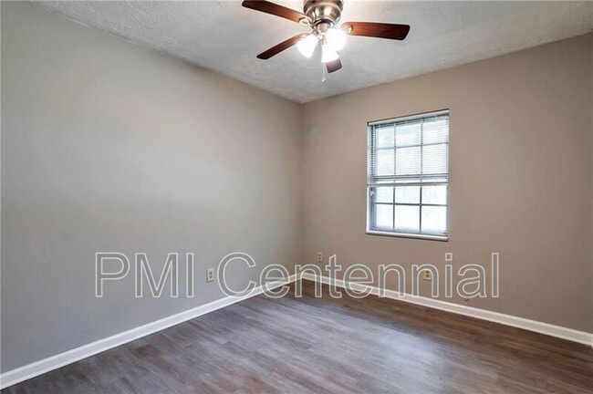 Building Photo - 484 Evergreen Dr