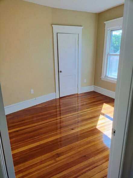 Building Photo - 36 Saint James Ave