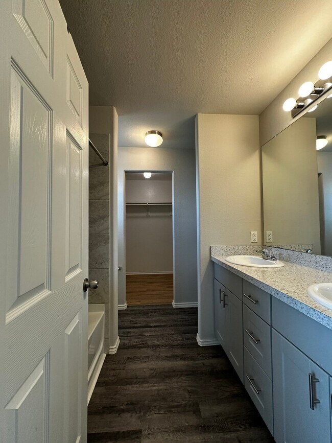 Building Photo - 23330 Briarstone Hbr Trl
