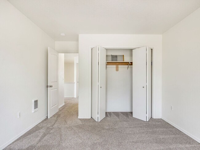 Building Photo - 1536 S Main Ave