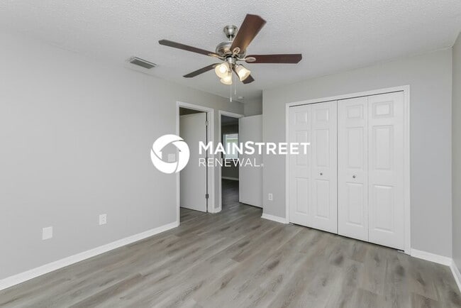 Building Photo - 3 Bedroom Pet-Friendly Home in PLANT CITY, FL with Main Street Renewal