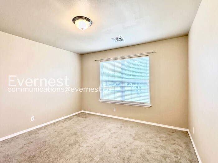 Building Photo - 14725 S Fern Pl