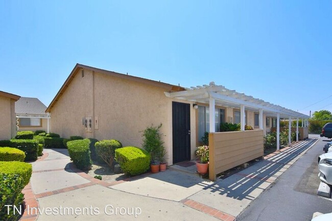 Building Photo - 510-520 E Orangewood Ave