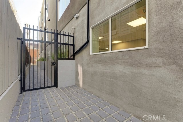 Building Photo - 14810 Delano St