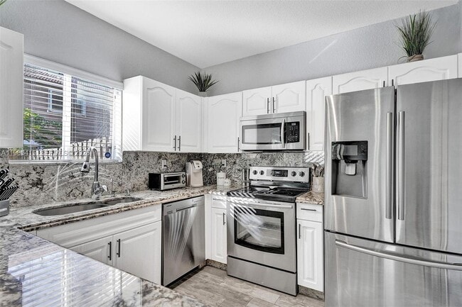 Building Photo - 8518 SW 214th Ln