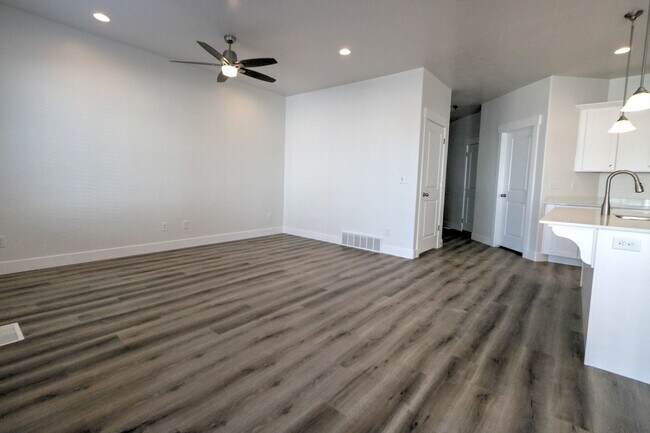 Building Photo - 1720 N 3830 W