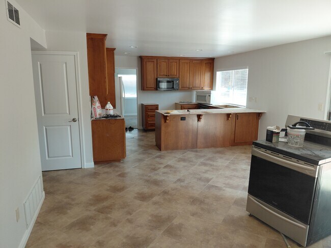 Building Photo - 5612 Galloping Way