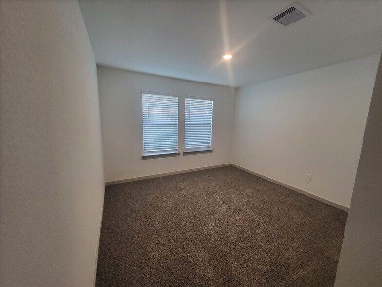 Building Photo - 1719 Maclane Ct