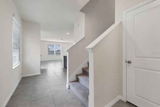 Building Photo - 3279 Hilltop Cir