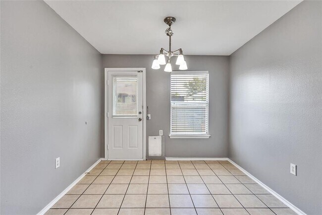 Building Photo - 12420 Sky Harbor Dr