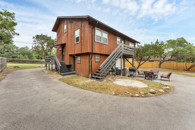 Building Photo - 1142 Amanda