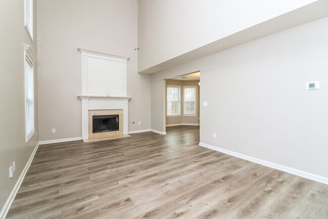 Building Photo - 5701 Castlebrook Dr