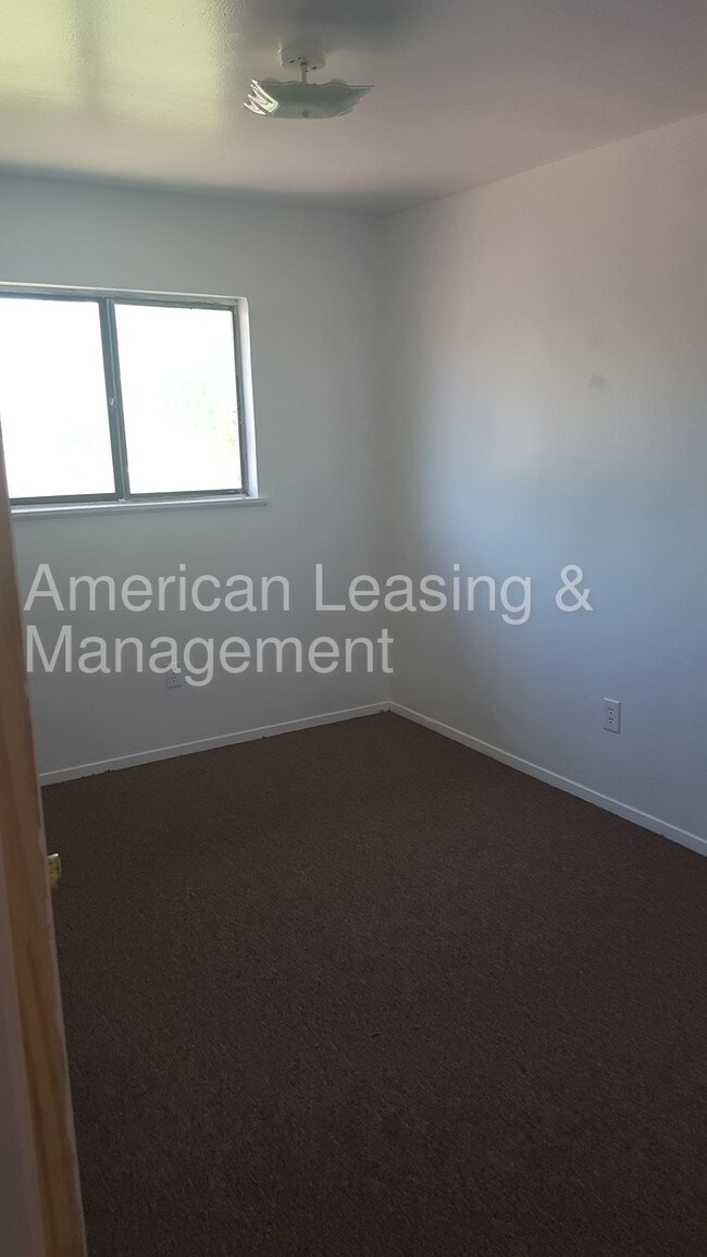 Building Photo - Brookhollow Duplex