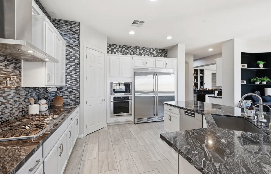 Building Photo - 3922 Jacob Lake Cir