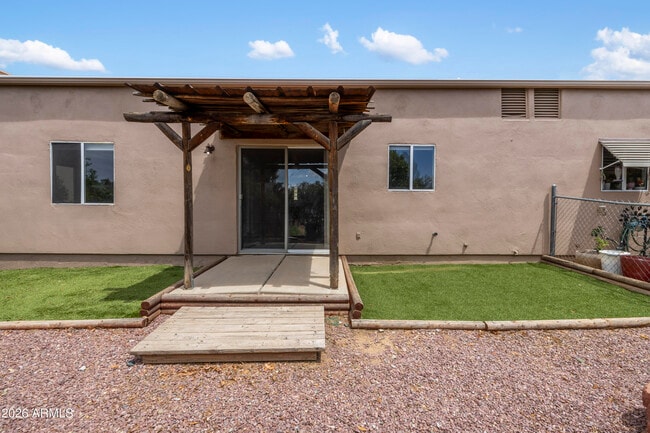 Building Photo - 7131 E Thrush Ln