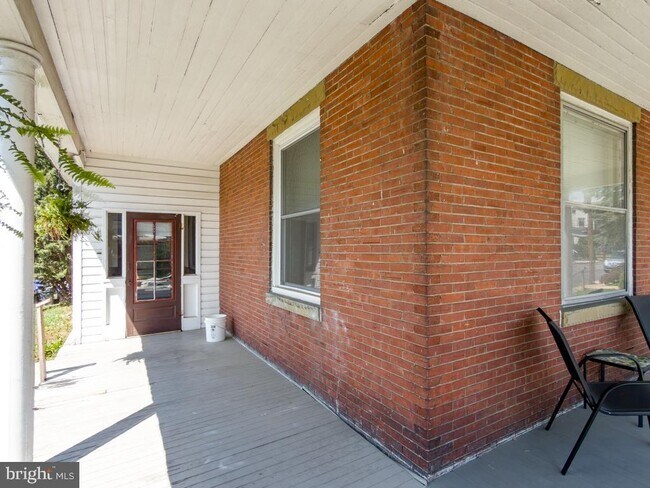Building Photo - 2838 Booser Ave.