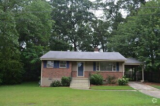 Building Photo - 3BR/1Bth with Covered Patio and Large Stor...