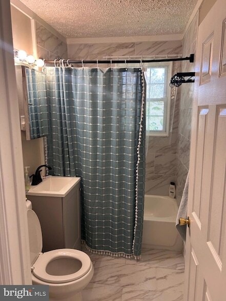 Building Photo - 145 Wilson St