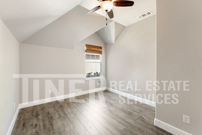 Building Photo - 1040 Matthews Run Way