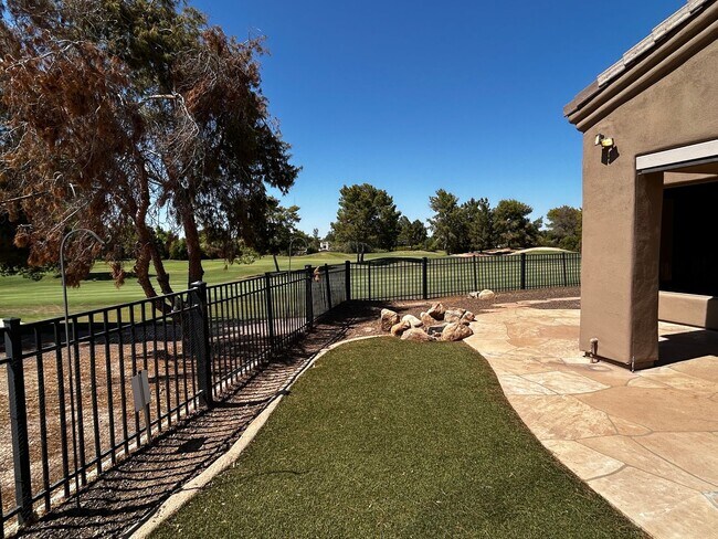 Building Photo - On GOLF COURSE LOT - 3 Bed/3Bath GATED Com...
