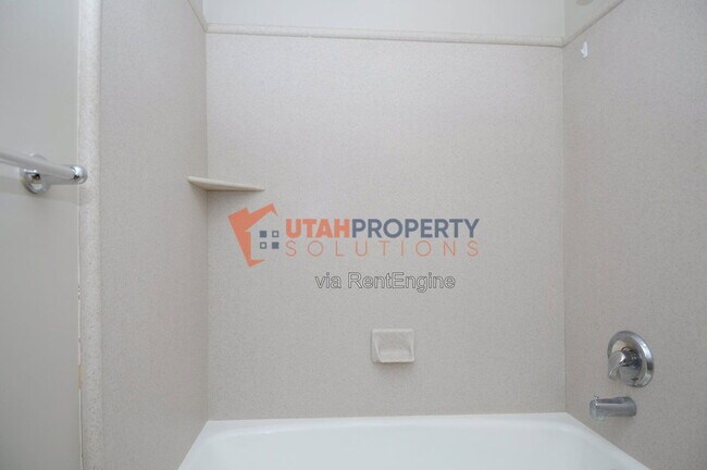 Building Photo - 960 E 100 S