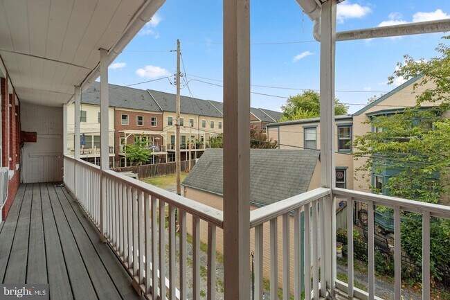 Building Photo - 15 E 4th St