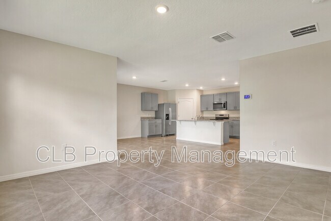 Building Photo - 165 Birch Tree Pl