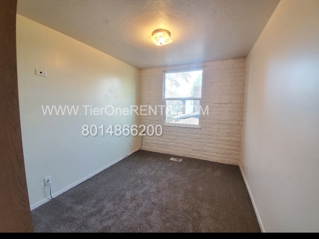 Building Photo - This property offers a NO DEPOSIT option a...