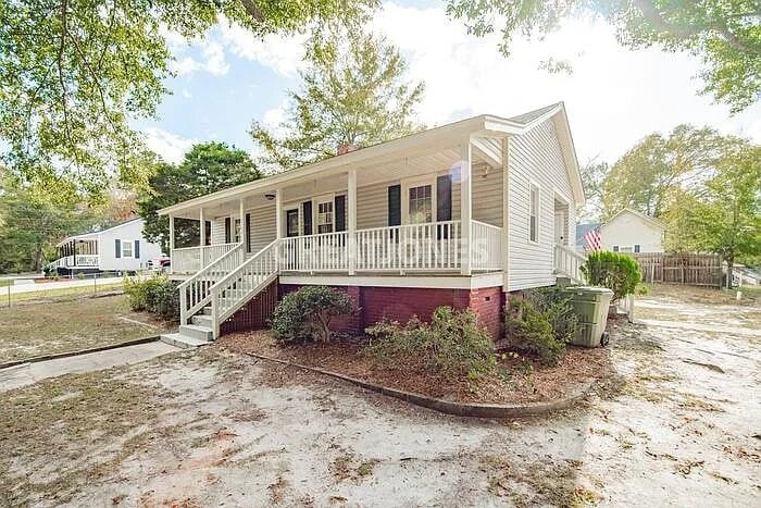 Building Photo - 2100 Lake Shore Dr