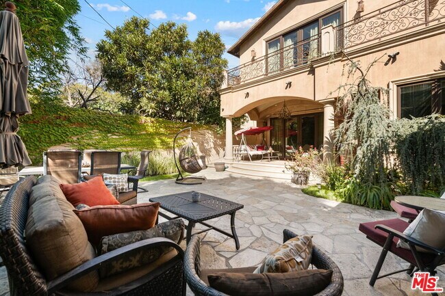 Building Photo - 2023 Parnell Ave