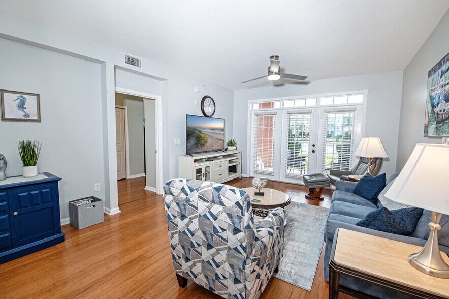 Building Photo - 235 Atlantis Cir