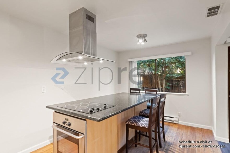 Building Photo - 2470 Poett Ln