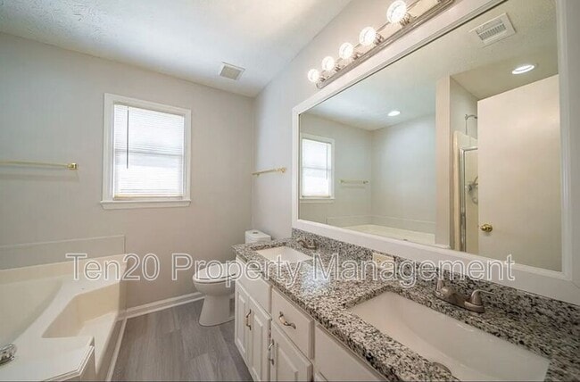 Building Photo - 3007 Longmont Ln