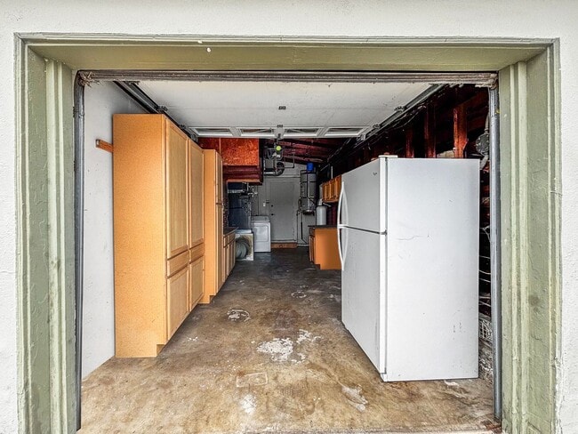 Building Photo - Charming & Spacious 3B/2BA House in La Mes...
