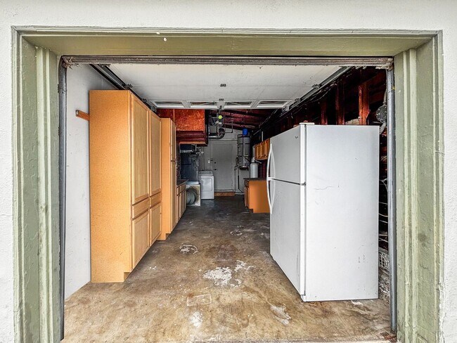Building Photo - SD: Charming 2BD/2BA Home in La Mesa with Wraparound Porch, Turf Backyard & Attached Garage