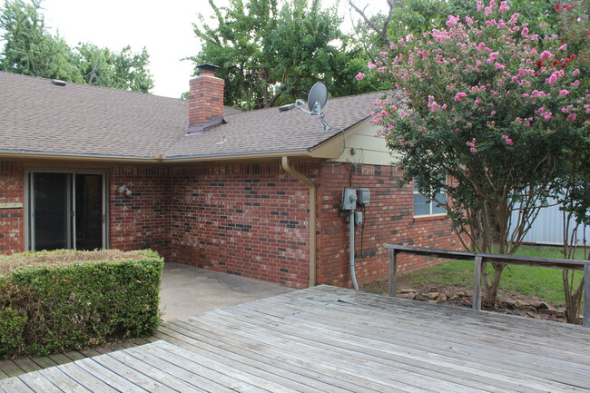 Building Photo - 517 Partridge Ln
