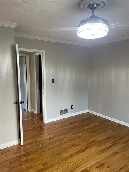 Building Photo - 407 Northdale Ct