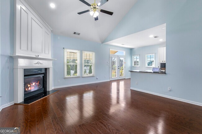 Building Photo - 6461 Edgewater Cove