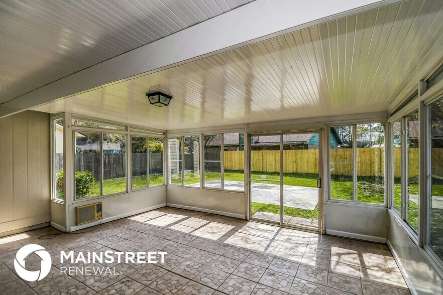 Building Photo - 11516 Birch Forest Cir E