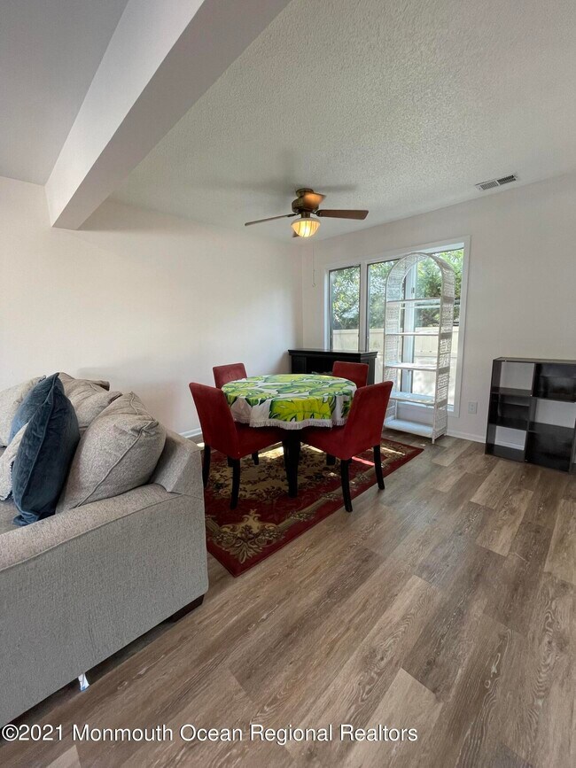 Building Photo - 231 Sumner Ave