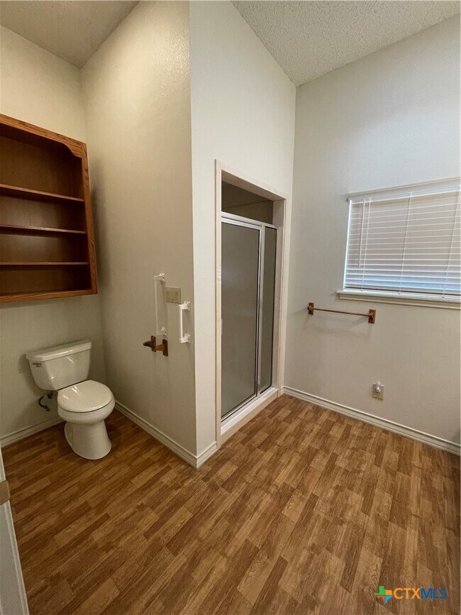 Building Photo - 1375 Canyon Trce