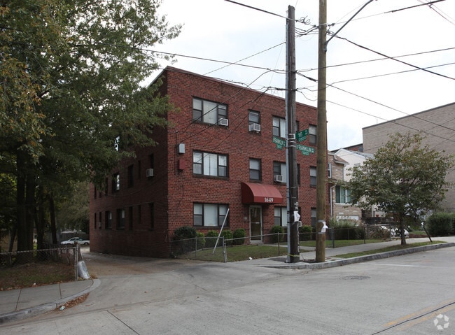 Building Photo - 1649 Franklin St NE