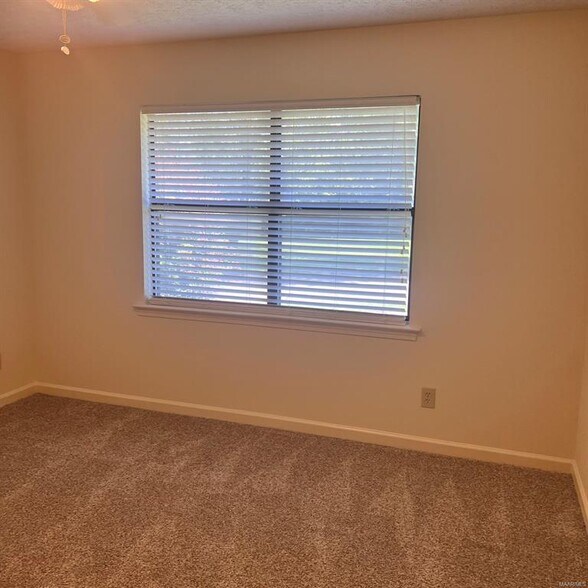 Building Photo - 5416 Handel Dr
