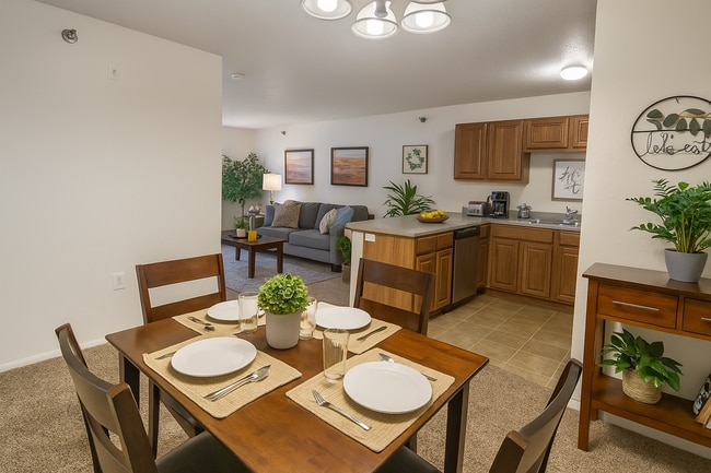 Building Photo - Diamond Valley Apartments